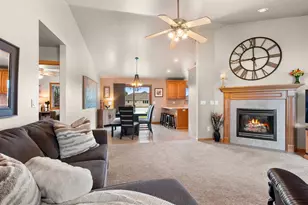 3166 Egan Ln, Green Bay, WI 54311 - Photo 9