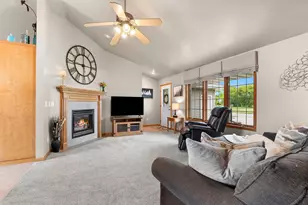 3166 Egan Ln, Green Bay, WI 54311 - Photo 7