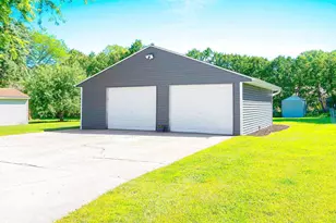 1269 Elmore St, Green Bay, WI 54303 - Photo 3