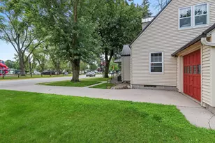 817 S Main St, Shawano, WI 54166 - Photo 3