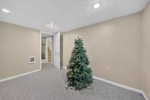 109 Old Orchard Ln, Neenah, WI 54956 - Photo 43
