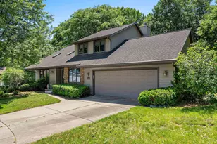 2641 Poplar Springs Cir, Green Bay, WI 54304 - Photo 1
