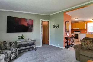 N3644 Green Valley Rd, Pulaski, WI 54162 - Photo 11