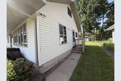 535 Park Avenue, Waupaca, WI 54981 - Photo 3