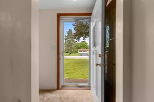 5067 Glendale Ave, Green Bay, WI 54313 - Photo 3