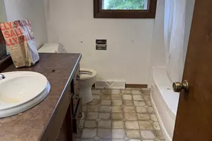 553 Delwiche Rd, Green Bay, WI 54302 - Photo 9