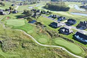 550 Royal Saint Pats Dr, Wrightstown, WI 54180 - Photo 3