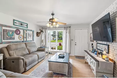 372 Mark Court, Neenah, WI 54956 - Photo 5