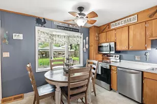 372 Mark Ct, Neenah, WI 54956 - Photo 7