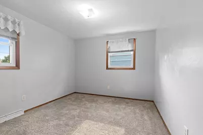 2721 Hazelwood Lane, Green Bay, WI 54304 - Photo 23