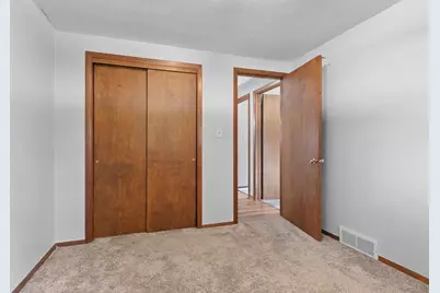2721 Hazelwood Lane, Green Bay, WI 54304 - Photo 25