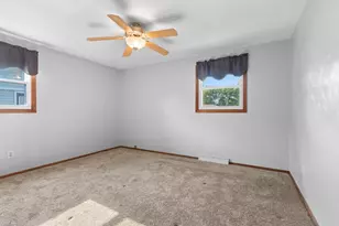 2721 Hazelwood Ln, Green Bay, WI 54304 - Photo 19