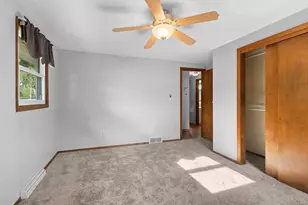 2721 Hazelwood Ln, Green Bay, WI 54304 - Photo 21