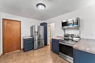 1636 Lost Dauphin Rd, De Pere, WI 54115 - Photo 9