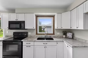 1711 Oriole St, New London, WI 54961 - Photo 15