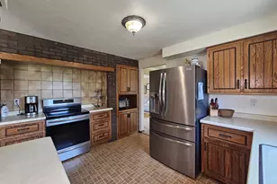 422 S Fox Croft Dr, De Pere, WI 54115 - Photo 9