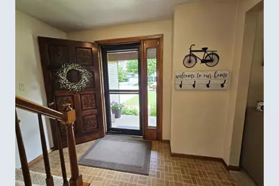 422 S Fox Croft Drive, De Pere, WI 54115 - Photo 3