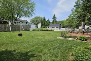 422 S Fox Croft Dr, De Pere, WI 54115 - Photo 27