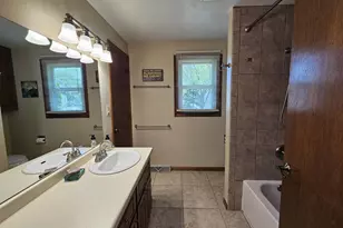 422 S Fox Croft Dr, De Pere, WI 54115 - Photo 17