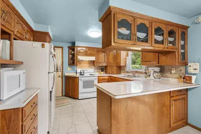 2861 Sunny Vale Court, Green Bay, WI 54313 - Photo 7