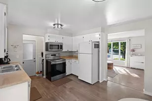 1013 Crawford St, Green Bay, WI 54304 - Photo 11