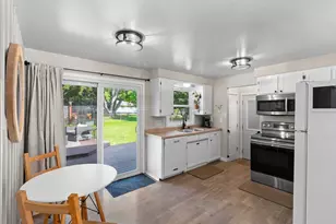 1013 Crawford St, Green Bay, WI 54304 - Photo 9