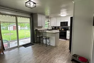 1589 W Paulson Rd, Green Bay, WI 54313 - Photo 5