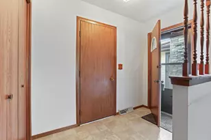 625 S Olson Ave, Appleton, WI 54914 - Photo 3