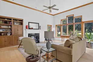 109 Old Orchard Ln, Neenah, WI 54956 - Photo 7