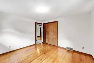 1172 Alice Dr, Green Bay, WI 54304 - Photo 3