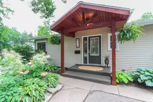 918 S Main St, Waupaca, WI 54981 - Photo 5