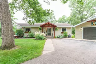918 S Main St, Waupaca, WI 54981 - Photo 3