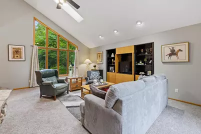 7692 Schiller Court, Verona, WI 53593 - Photo 5