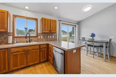405 Crowfoot Avenue, Fond du Lac, WI 54935 - Photo 5