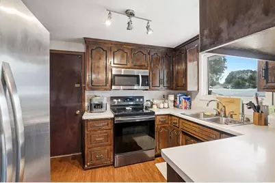 2525 Heather Road, Green Bay, WI 54311 - Photo 9