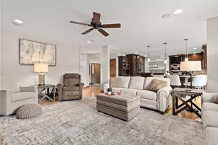2801 Schaefer Cir, Appleton, WI 54915 - Photo 3