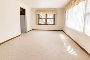 403 Dakota St, Oshkosh, WI 54902 - Photo 7
