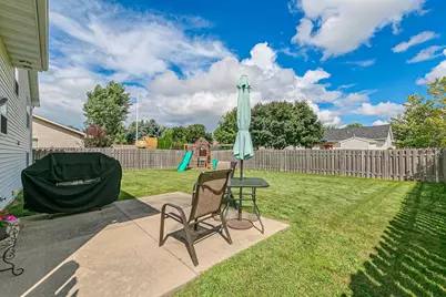 2530 Grassy Lane, Neenah, WI 54956 - Photo 35