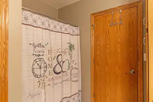 2530 Grassy Ln, Neenah, WI 54956 - Photo 27