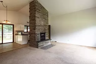 622 W Fulton St, Waupaca, WI 54981 - Photo 3