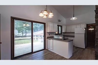 622 W Fulton Street, Waupaca, WI 54981 - Photo 5