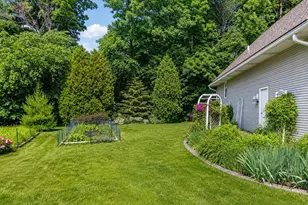N115W19758 Shadow Wood Ct, Germantown, WI 53022 - Photo 5
