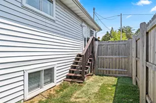 707 N Sawyer St, Oshkosh, WI 54902 - Photo 3
