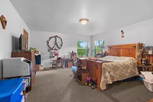 1637 Gabertfield Ct, Suamico, WI 54173 - Photo 17
