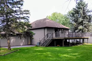 2050 Hilltop Dr, Ashwaubenon, WI 54313 - Photo 3