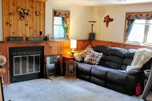 2050 Hilltop Dr, Ashwaubenon, WI 54313 - Photo 7