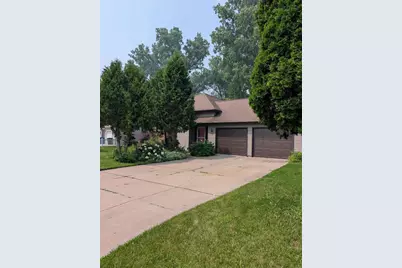 2050 Hilltop Drive, Ashwaubenon, WI 54313 - Photo 3