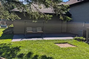 2050 Hilltop Dr, Ashwaubenon, WI 54313 - Photo 19