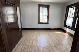 631 W 11th Ave, Oshkosh, WI 54902 - Photo 5