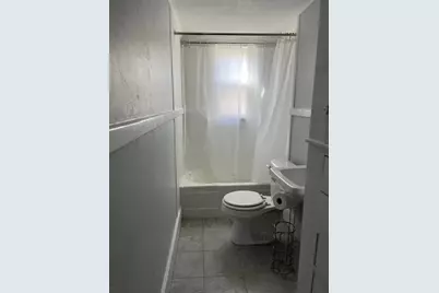 631 W 11th Avenue, Oshkosh, WI 54902 - Photo 11